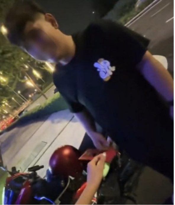 视频|女子手机丢失2个月 好心男骑摩托45分钟归还