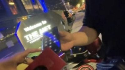视频| 女子手机丢失2个月 好心男骑摩托45分钟归还