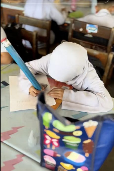 视频|孩子铅笔老是不见 家长送“一大支”!