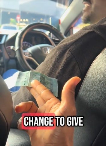  视频|搭电召车该谁准备零钱？司机vs乘客争执影片掀热议