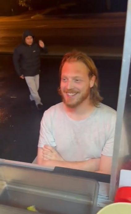 视频|澳白人国语点餐惊艳全网 原因跟妻子有关