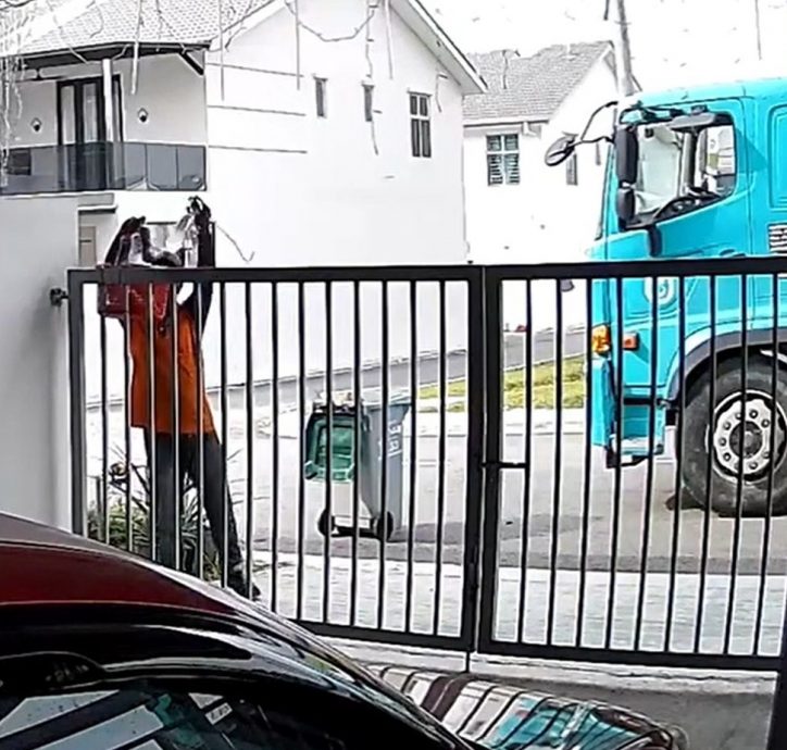 视频|留纸条“慰劳”垃圾工人 女子小小举动感动网民