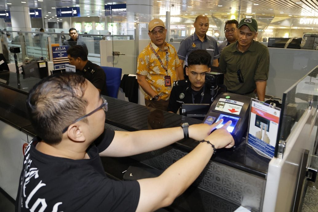 警告革职涉贪边境官员·苏海里:守护国门是我的责任