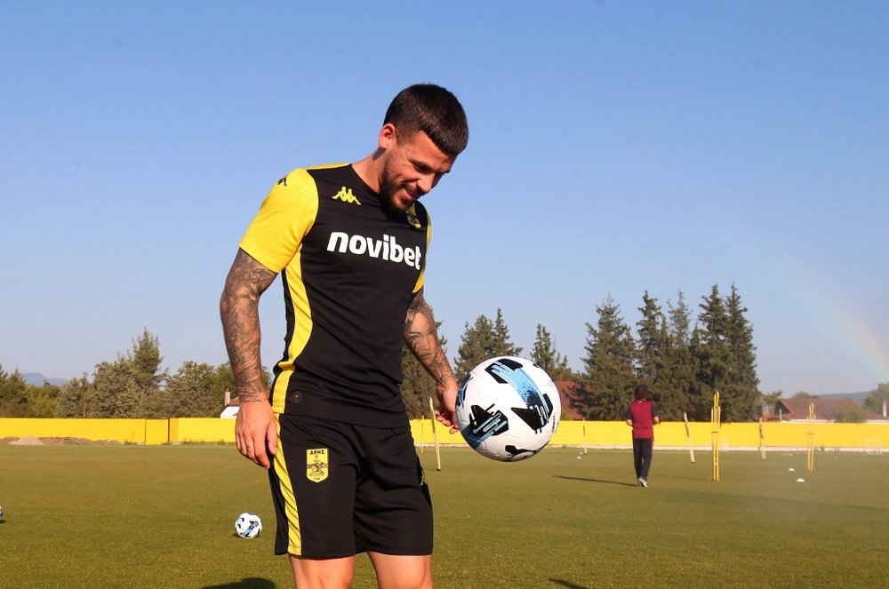 试图阻狗只互咬反被咬伤私处  巴塞旧将紧急送院缝6针