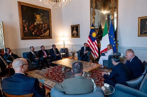 请再补进安华访意大利