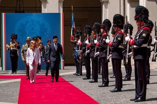 请再补进安华访意大利