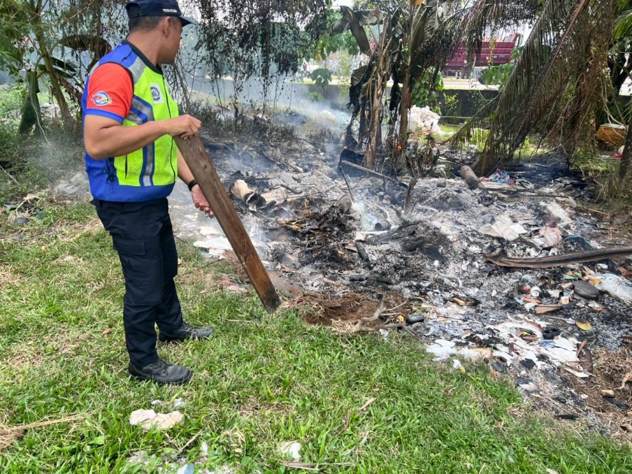 请签发-大都会/路旁垃圾堆无故起火，颜友鹰通报市厅快速队灭火