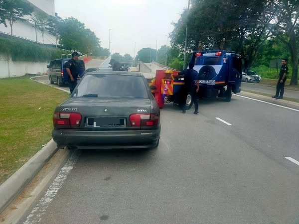 请签发-大都会/雪邦市议会拖车行动／2图