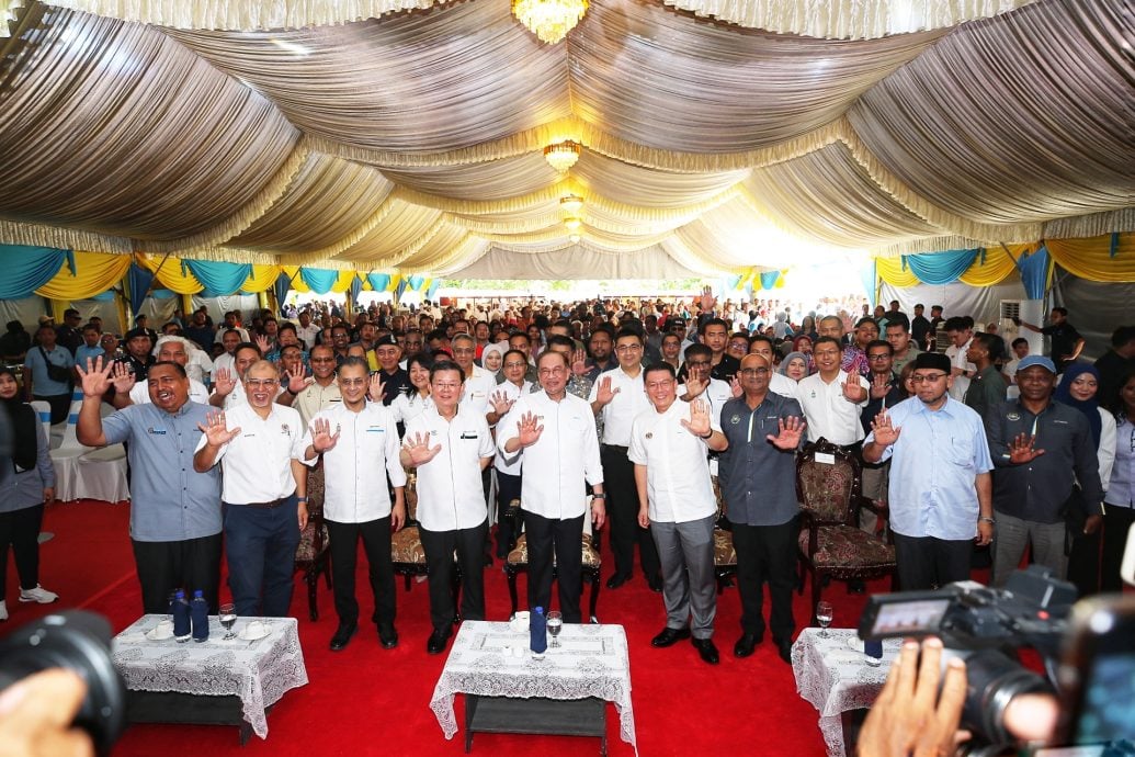 请签发(大北马)安华批准公巴综合商场建Mini UTC 另拨500万发展费予西南区