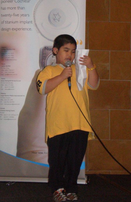 请签发（大北马）静默中重生的听见　王建威的人工耳蜗人生路