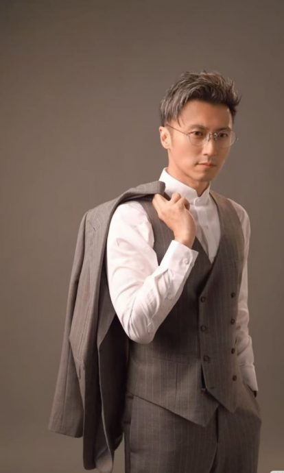 谢霆锋当评审啃全虫披萨　《一饭封神》被指抄袭《黑白大厨》