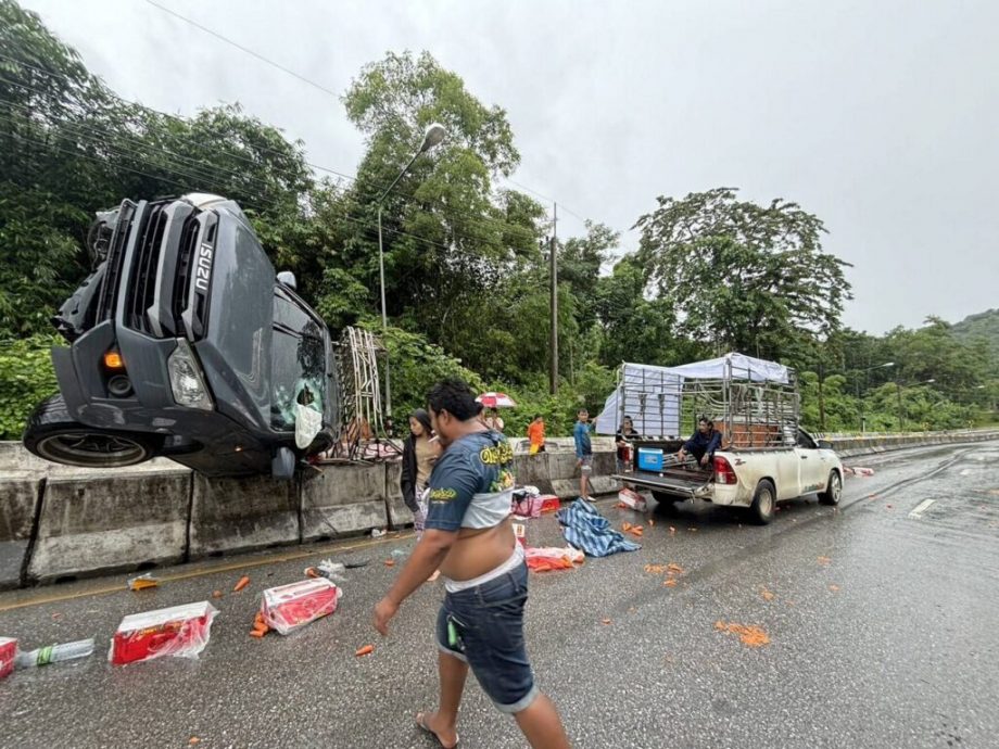 货车下坡失控连撞5车 “百死弯道”再夺3命