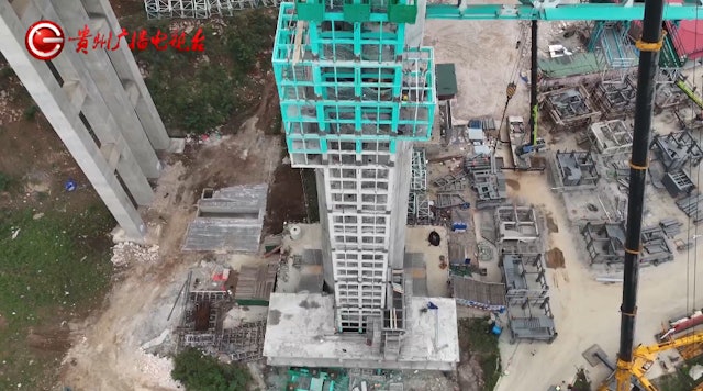 贵州在建世界第一高桥配套“空中电梯”封顶　可体验蹦极、云端漫步