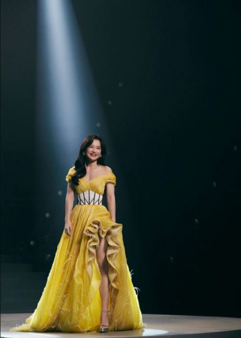 贾玲亲晒健美身材 粉碎复胖传闻