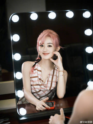 赵丽颖恋情疑见光死 陪儿逛街不见赵德胤