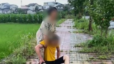 跟妻子吵架一时赌气 夫喝半瓶农药幸获救
