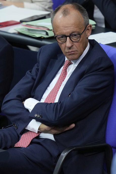 路透：德总理拟上任首访华修复关系    最快10月成行