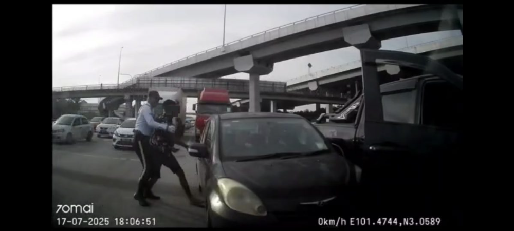 路霸司机称当时急赶着去母亲家 送跌倒的母亲进院