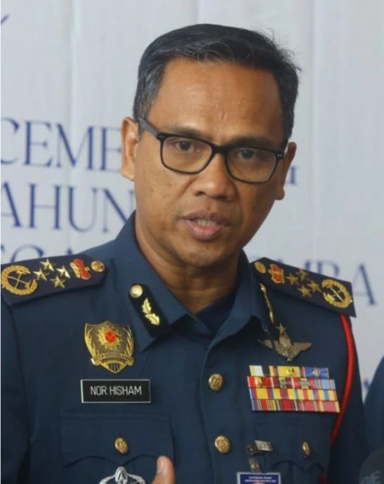 车堕水中只有30至60秒行动 保持冷静击破车窗逃命