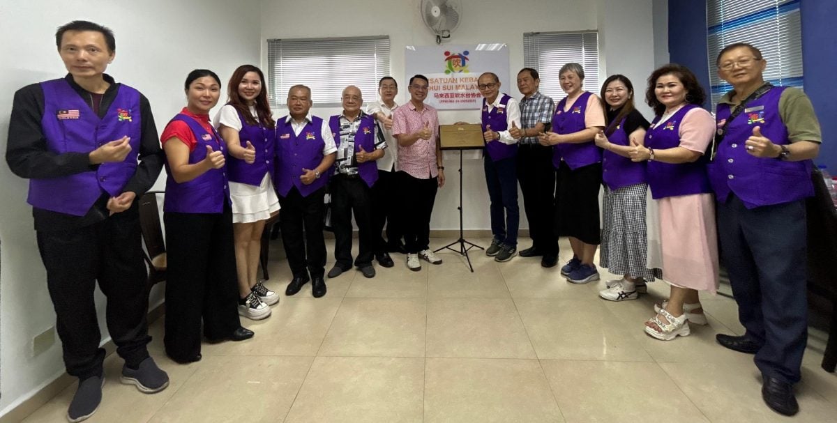 边稿,请签发-大都会/吹水台协会有会所了/1图
