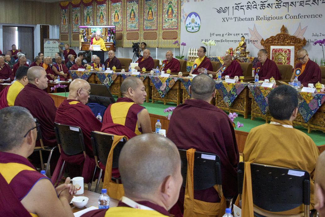 达赖喇嘛宣布延续转世制度 中方:达赖喇嘛转世灵童必须经北京批准