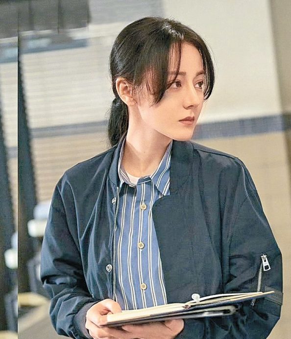 迪丽热巴疑遭欺压 2剧突然被抢档 