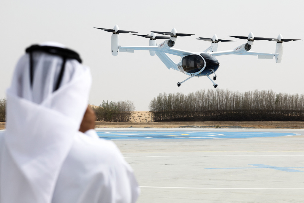 迪拜测试空中德士最快明年“起飞”