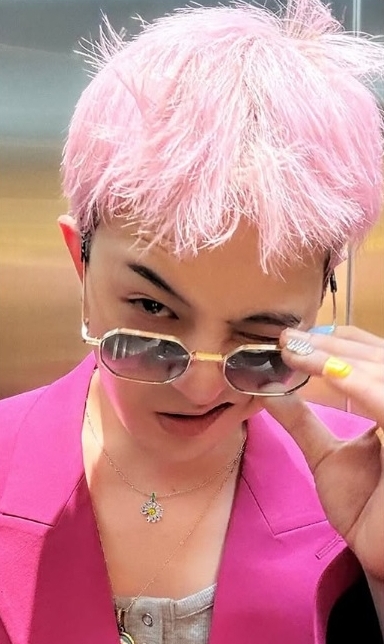 送每人5000令吉小雏菊项链 GD被舞者包围速抽身