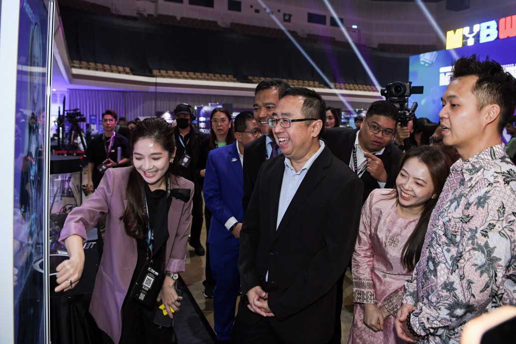 郑立慷:与数字部密切合作制定与落实可推动区块链技术在我国各主要领域广泛应用的相关政策与倡议/艾瑾处理