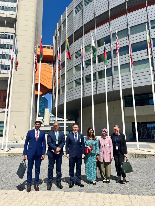 重签取代/倪可敏受邀出席世界城市峰会 晤UNIDO谈低碳工业园