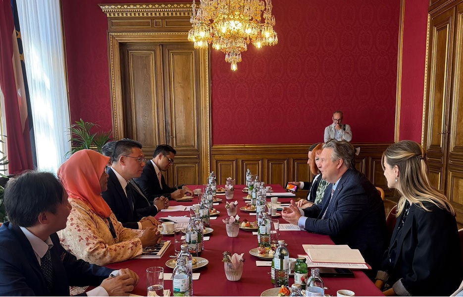 重签取代/倪可敏受邀出席世界城市峰会 晤UNIDO谈低碳工业园