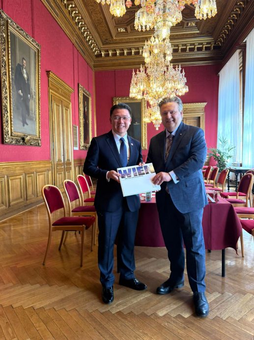 重签取代/倪可敏受邀出席世界城市峰会 晤UNIDO谈低碳工业园