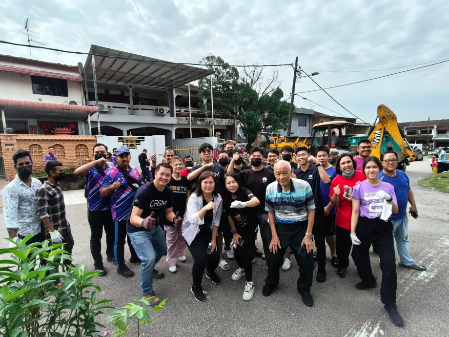 新山市厅清理20年垃圾屋 还社区卫生安全