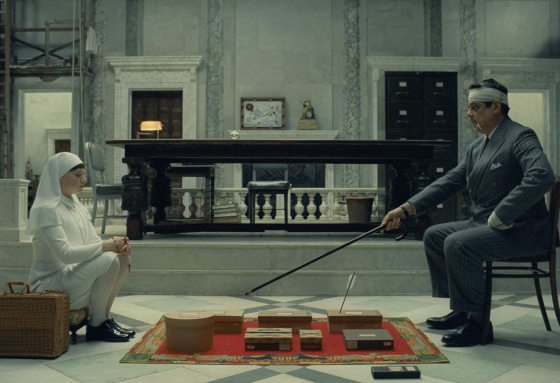 陈头头/《The Phoenician Scheme》在粉彩领地,走走停停