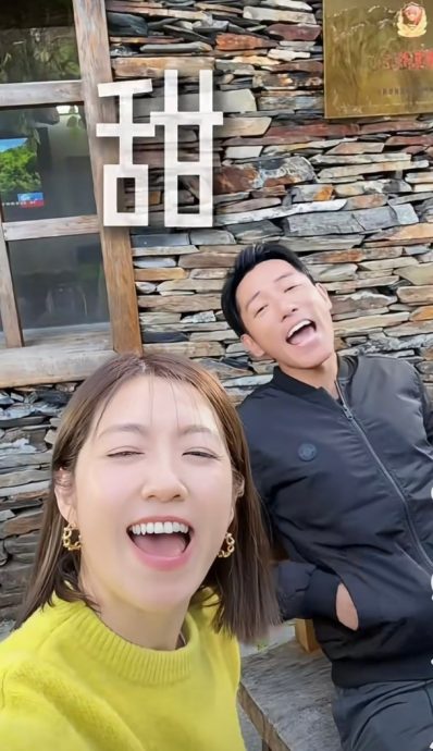 陈自瑶摸头赞金丝猴驯良　下秒傻眼画面曝光