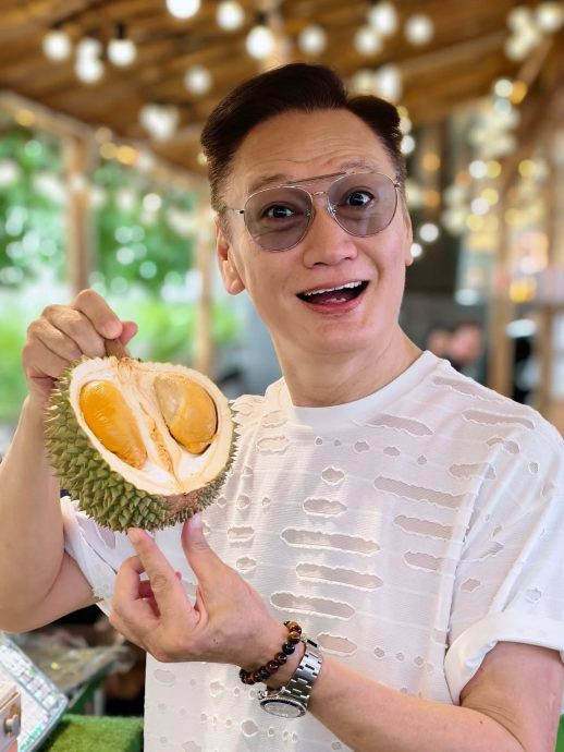 陶大宇来马看GD演唱会 拼错名“G-DARGON”遭亏