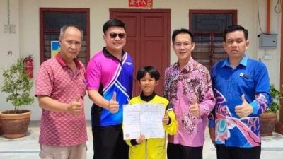 霹司南马志成一校达伟士 勇闯全国学联国际象棋赛