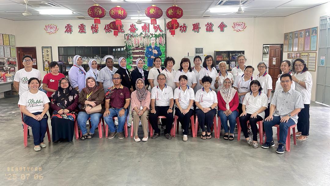 霹昆仑喇叭香功联谊会  