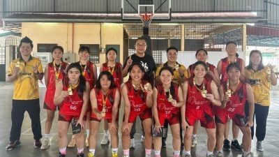 霹运动会男女篮赛 曼绒男女篮球队夺冠