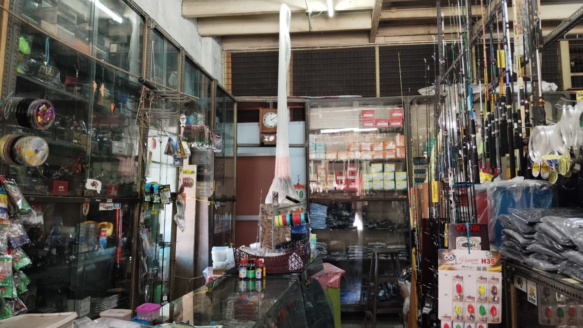 霹：30日见报／封底主文／老店寻踪︱兴芳百货商店 半世纪老店见证务边兴与衰