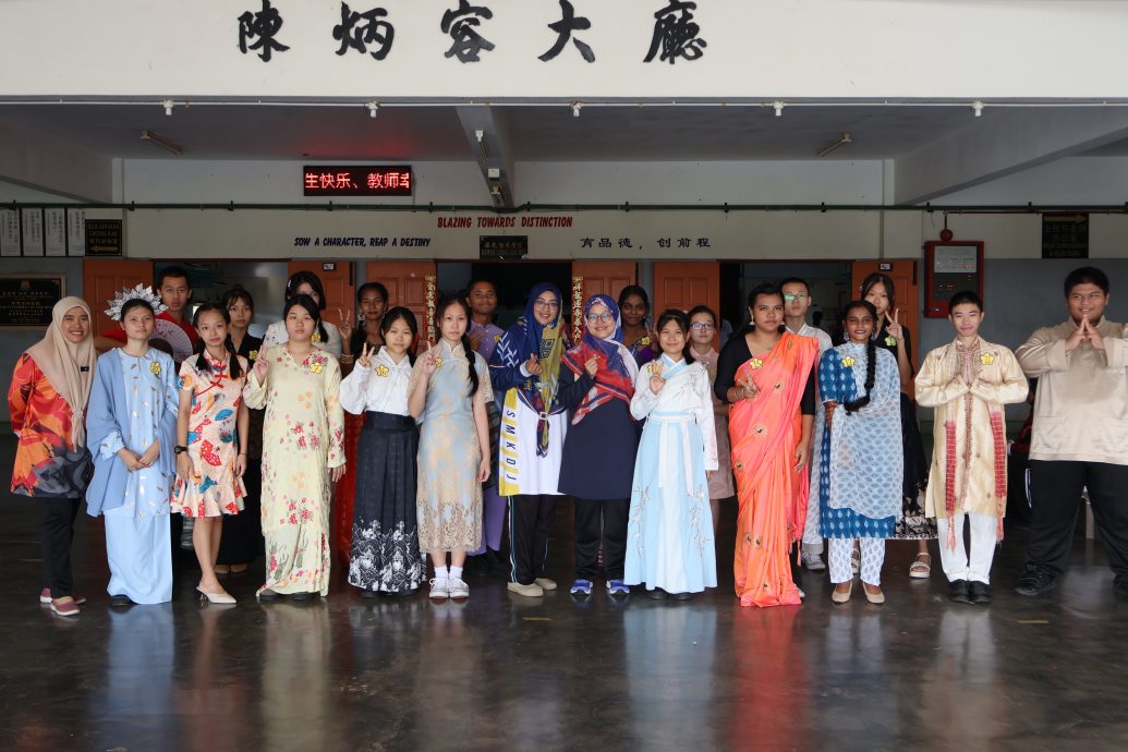 霹:学海学记|和丰兴中共庆国庆 服装比赛独特创意