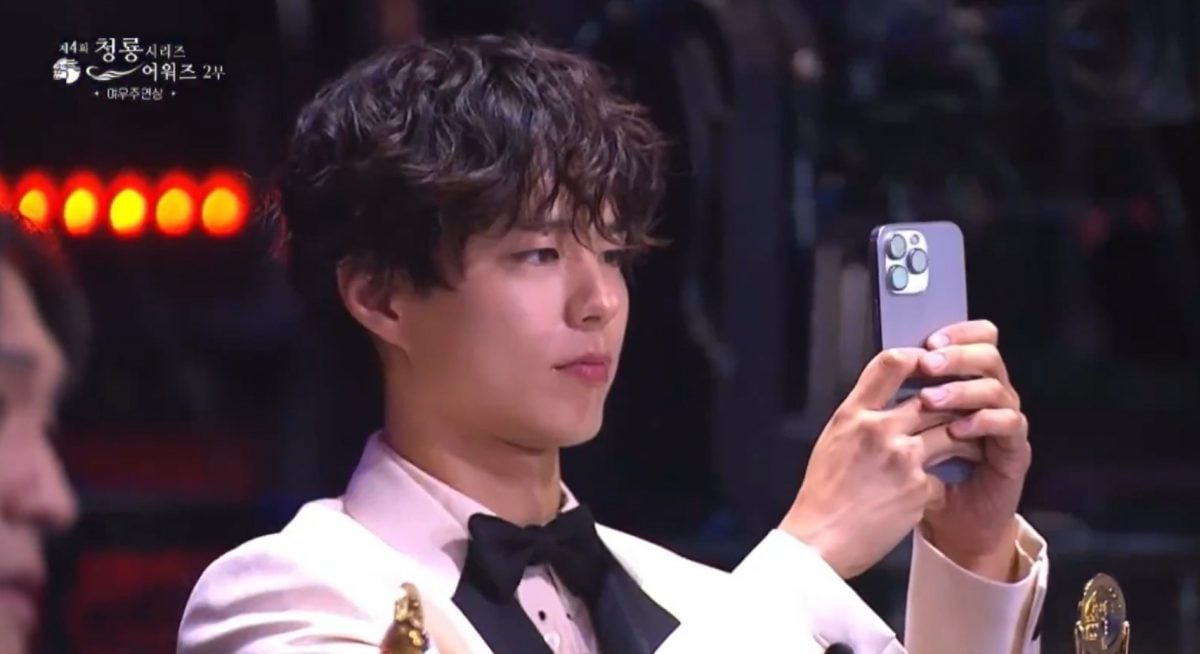 青龙奖|IU苦尽柑来！首封视后泪崩