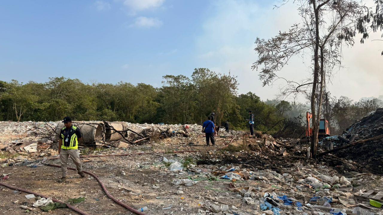 非法垃圾场大火毁4亩山林 庆幸水源未受污染