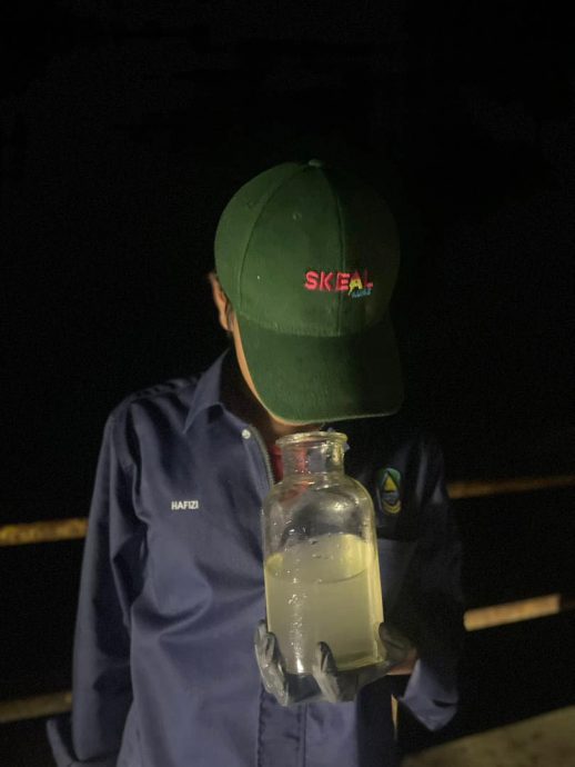 非法垃圾场大火毁4亩山林 庆幸水源未受污染