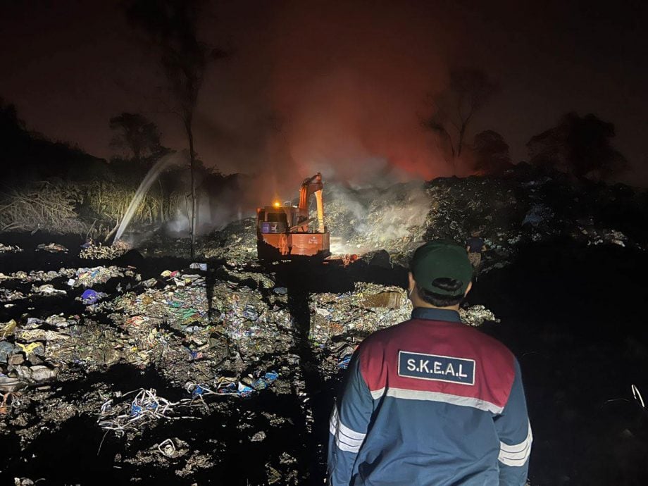 非法垃圾场大火毁4亩山林 庆幸水源未受污染