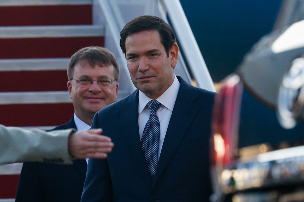 鲁比奥抵达马来西亚 将晤东盟同行