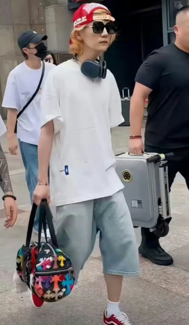 鹿晗演唱会暴瘦被疑深陷情伤 陈赫回应:别瞎担心