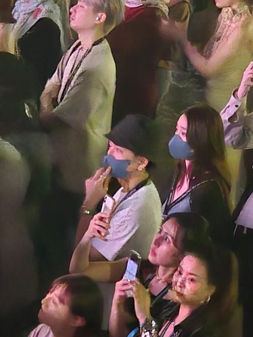 黄宗泽来马看GD演唱会 身旁女伴掀热议