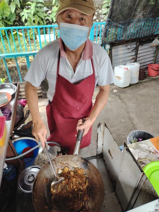 （12/7见报）大都会/吃货来啰系列/热腾腾炒粿条，首屈一指