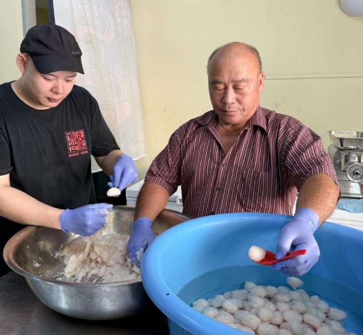 （19/7见报）大都会/吃货来啰-一碗鱼丸面，三代人飘香/12图